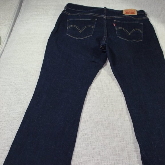 NWOT Levi's Women’s Size 10 Classic Bootcut Dark Blue Jeans - Picture 2 of 8